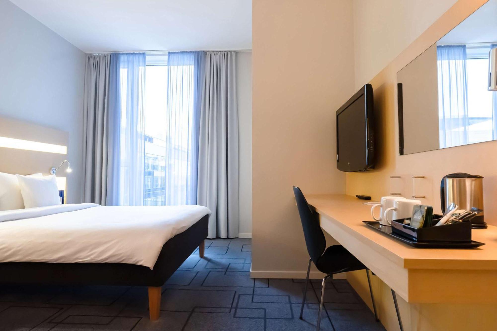 Western Park Hotel 4*